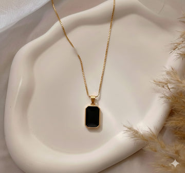 Hijawellers Minimalist Emerald-Cut Black Onyx Pendant Necklace – 18K Gold Plated Sleek Jewelry